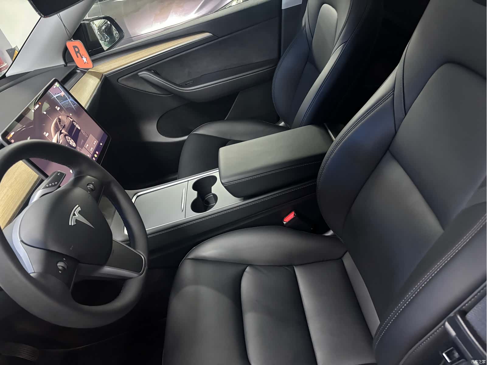 Tesla Model Y, 2023 4