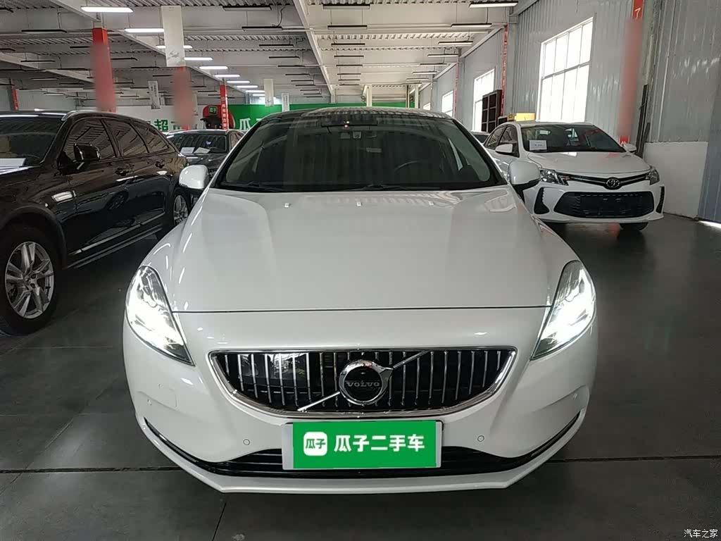 Volvo V40, 2019 3