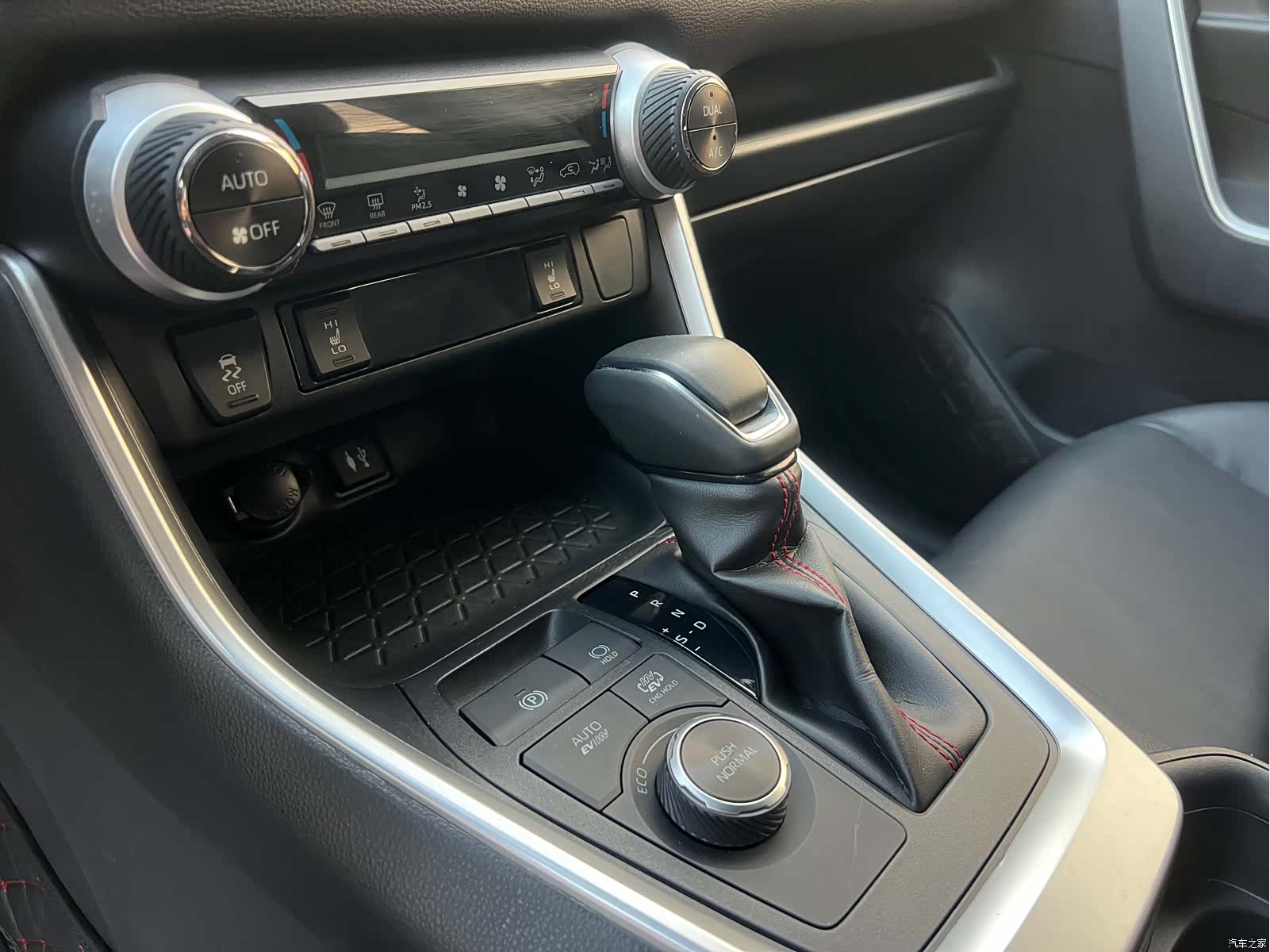 Toyota RAV4, 2022 14