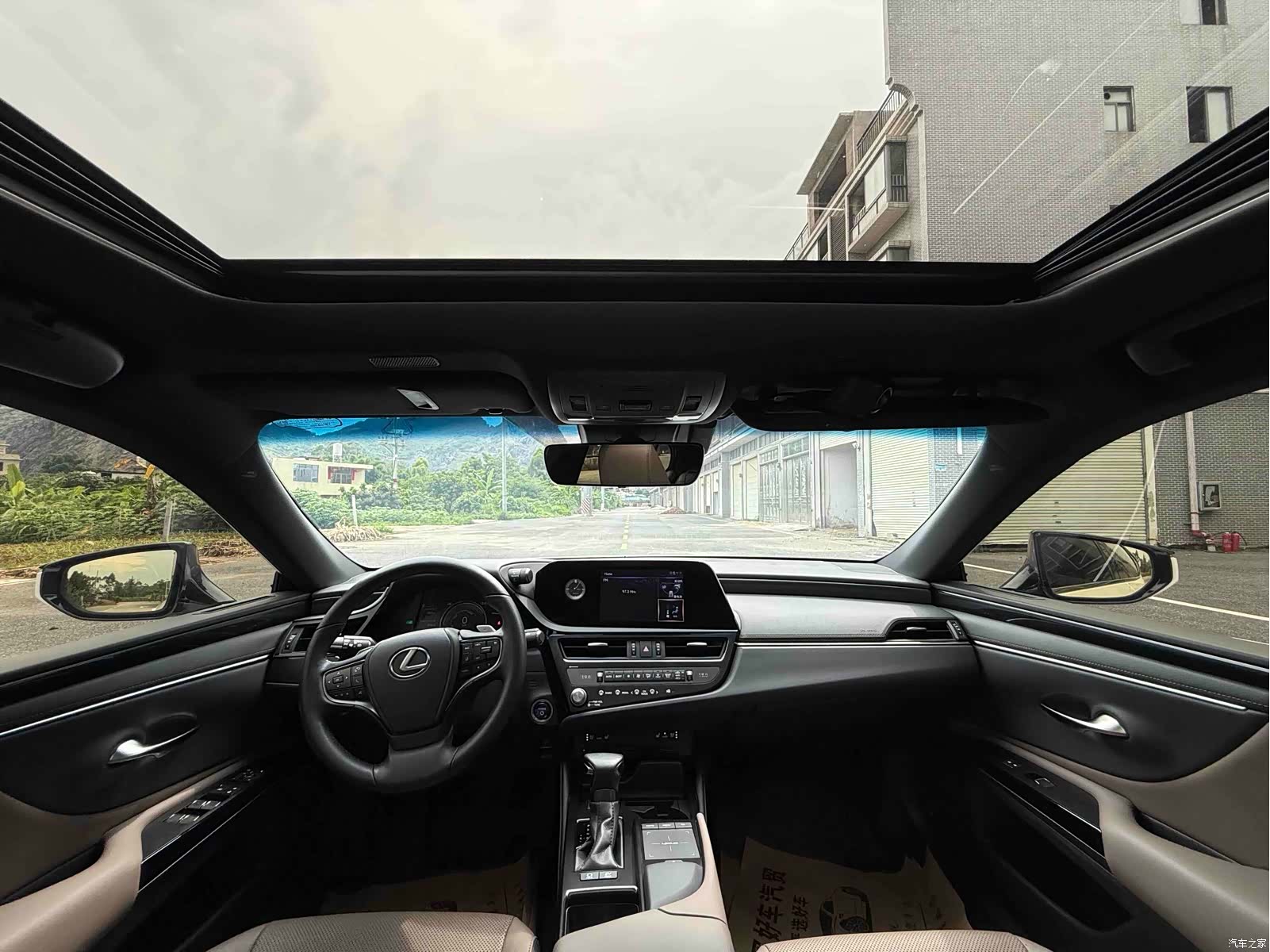 Lexus ES, 2021 все фото