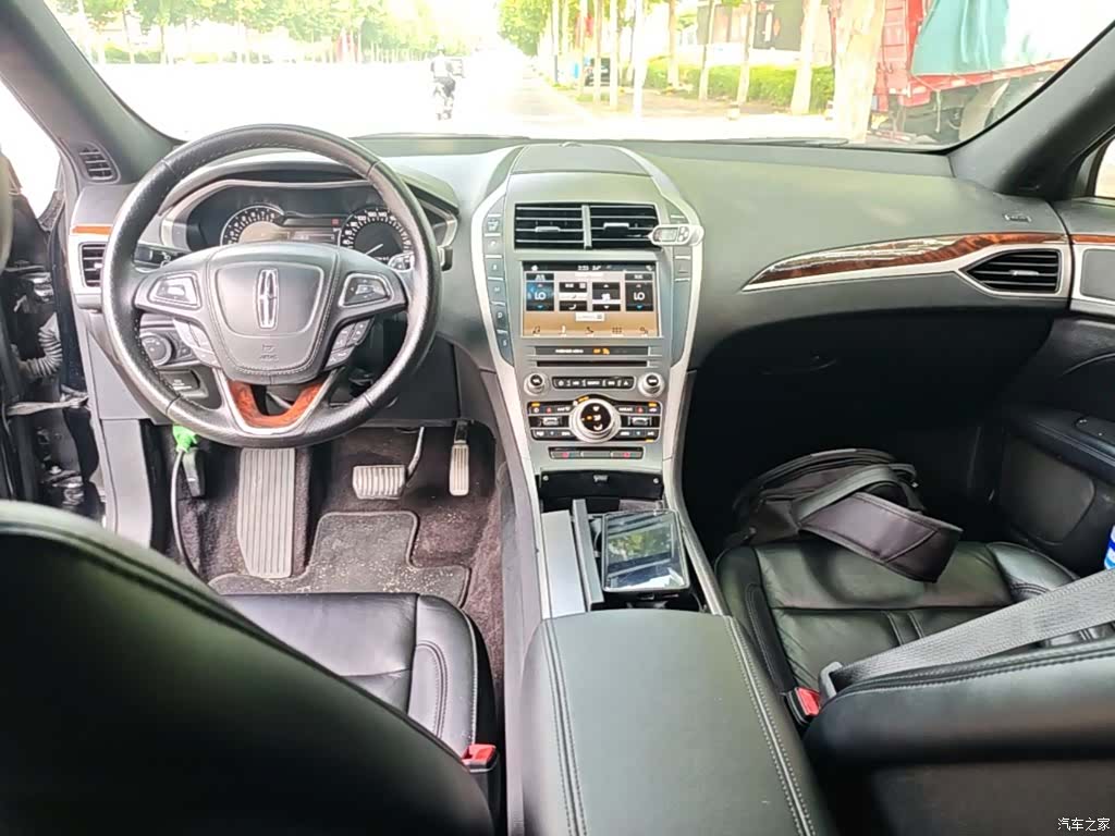 Lincoln MKZ, 2017 10