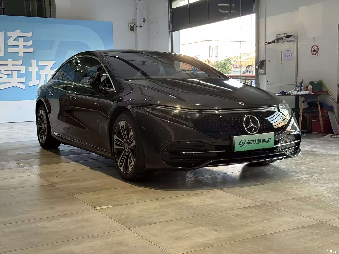 Mercedes-Benz EQS, 2024 3