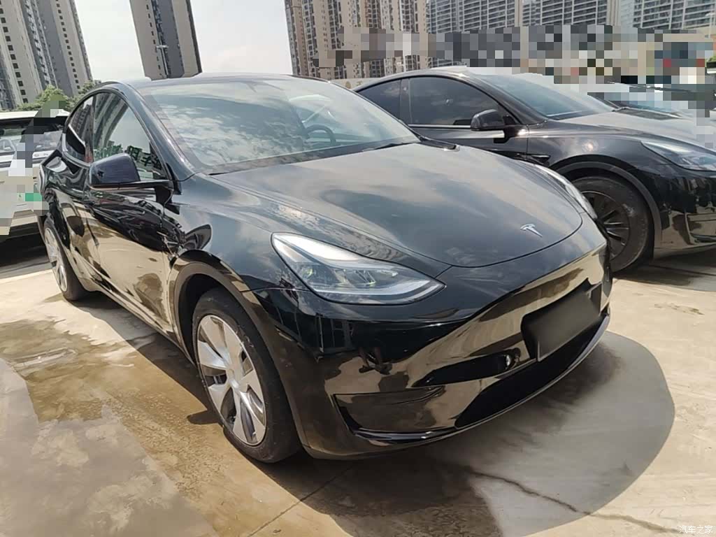Tesla Model Y, 2023 4