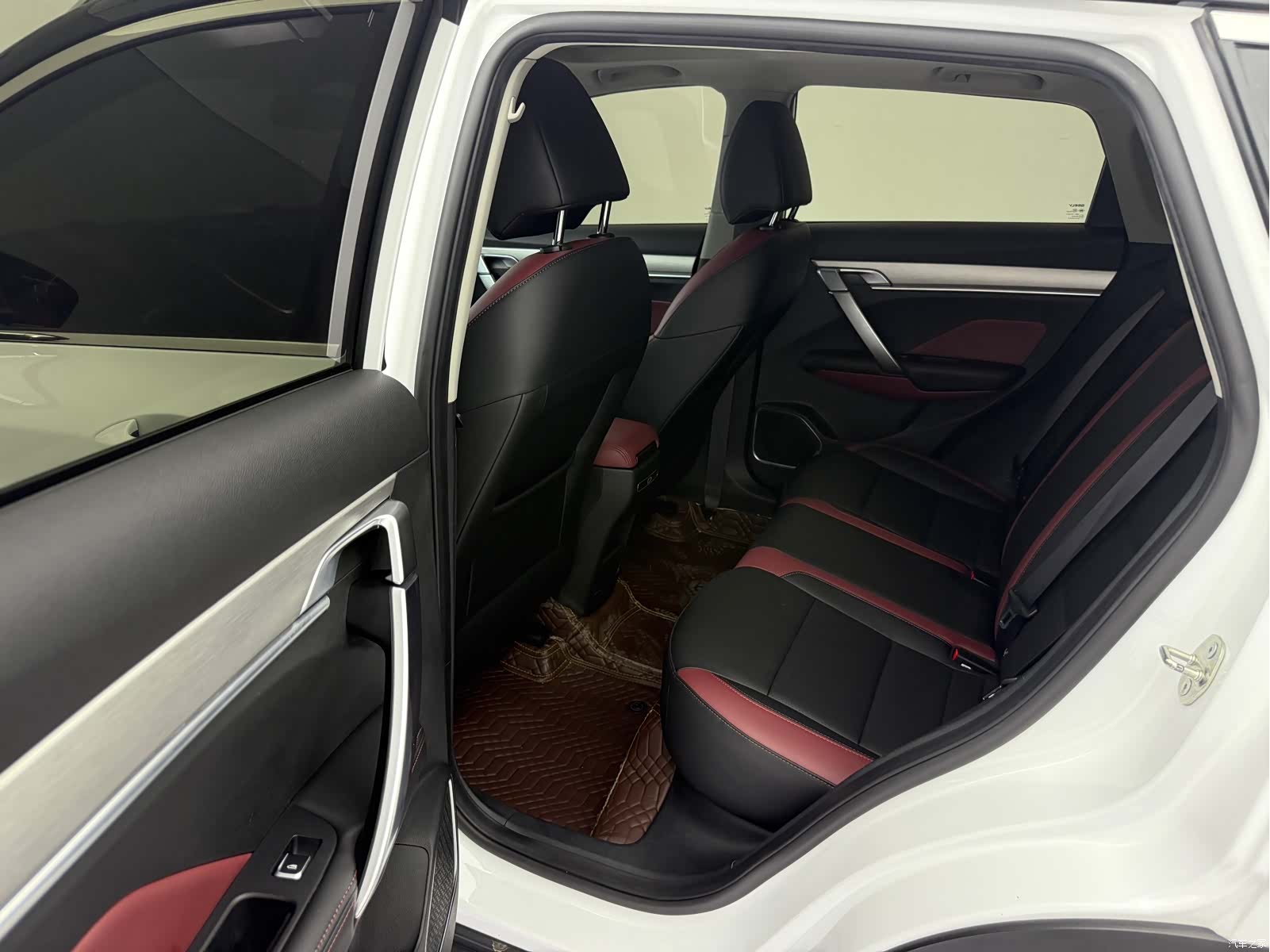 Geely Coolray, 2023 15