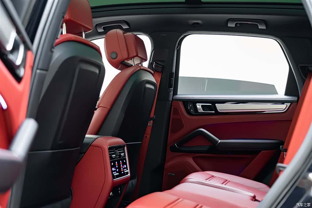 Porsche Cayenne, 2022 11