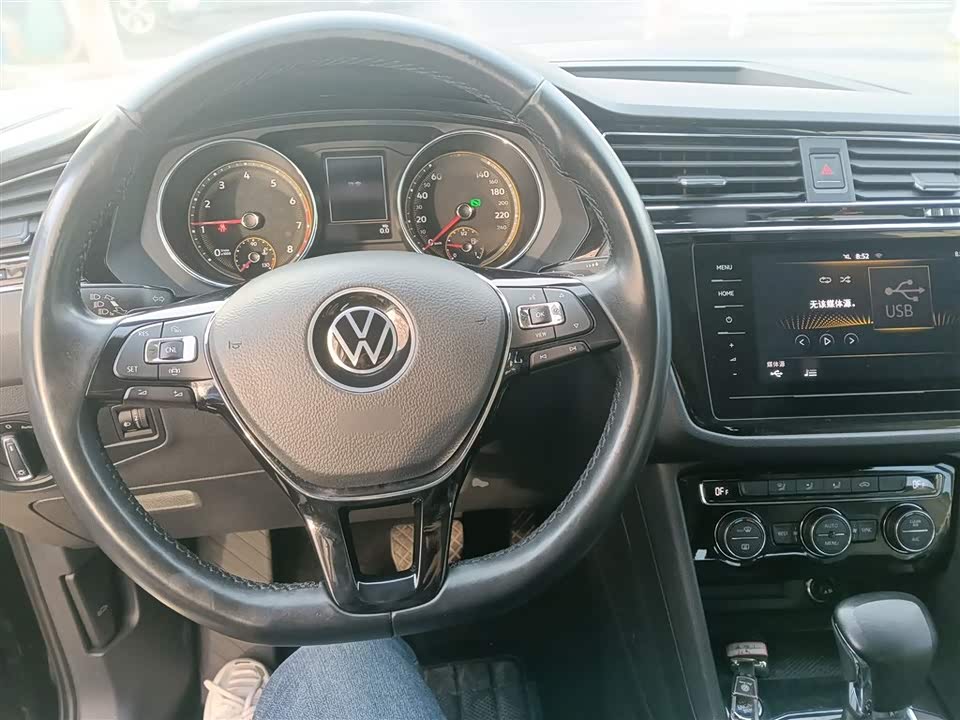 Volkswagen Tiguan L