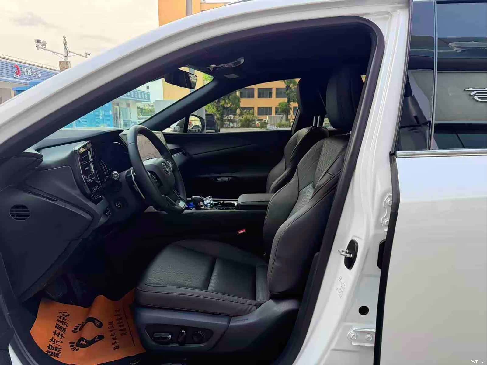 Lexus RX, 2024 4