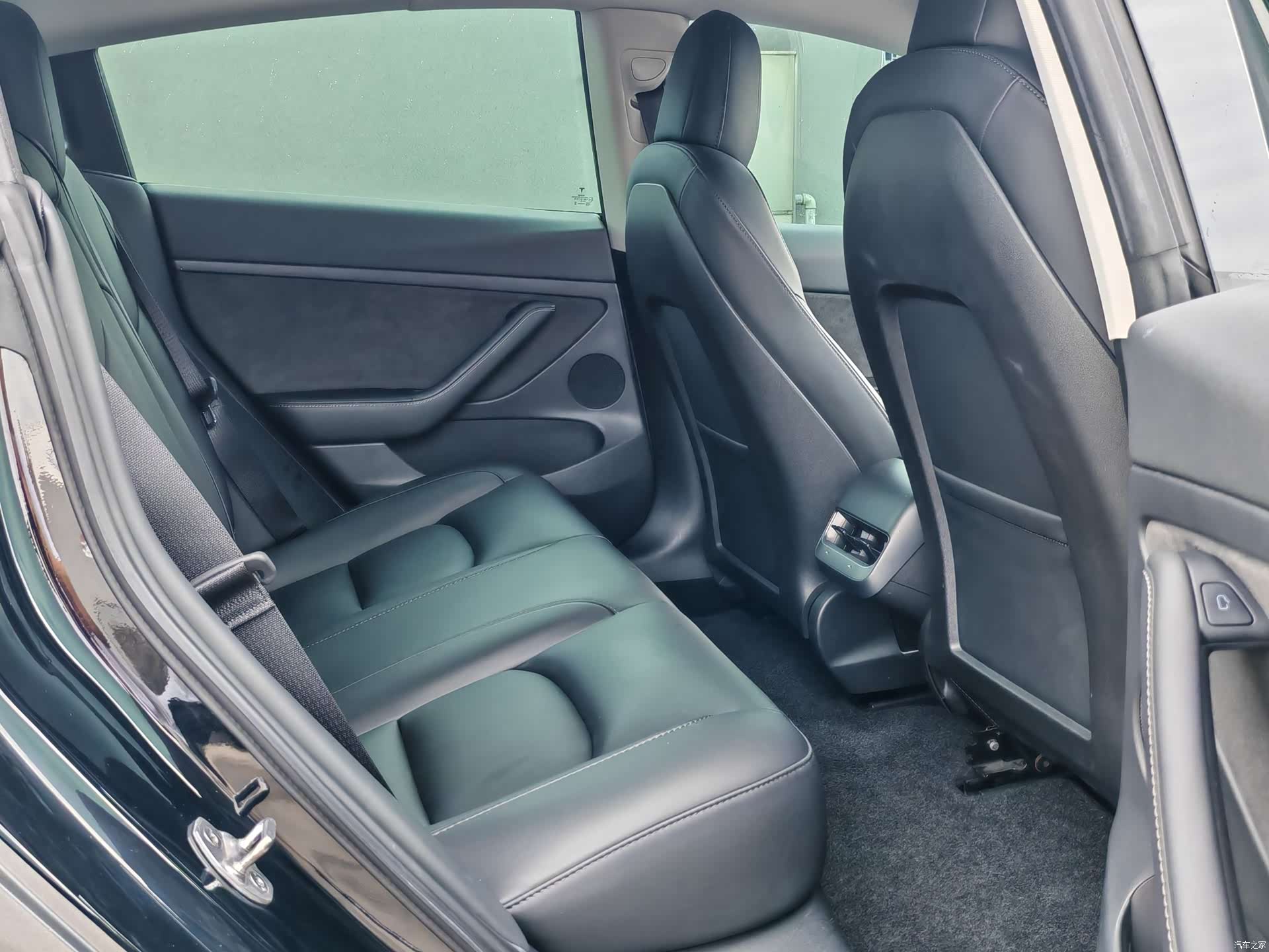 Tesla Model 3, 2022 12
