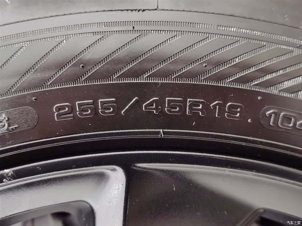 Tesla Model Y, 2025 24
