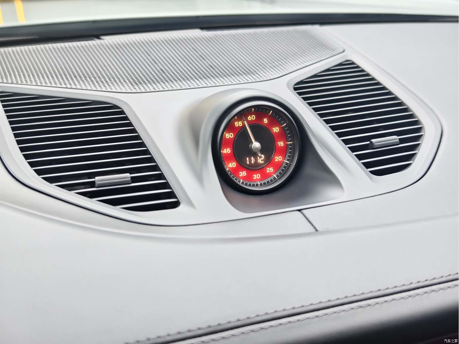 Porsche Cayenne, 2025 8