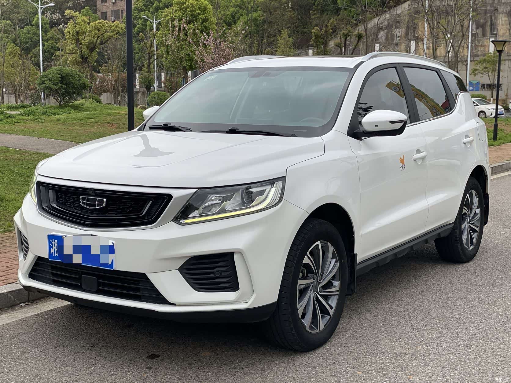 Geely X6, 2021 1