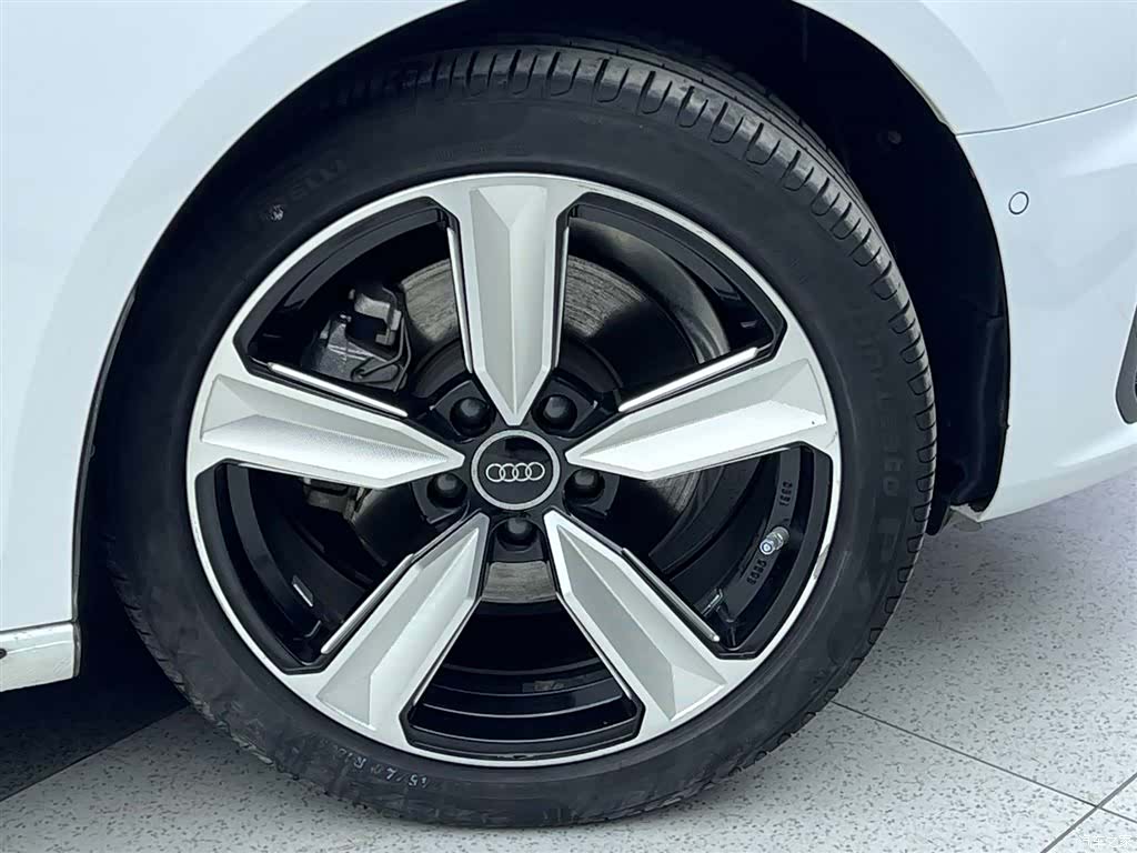 Audi A4L, 2022 7
