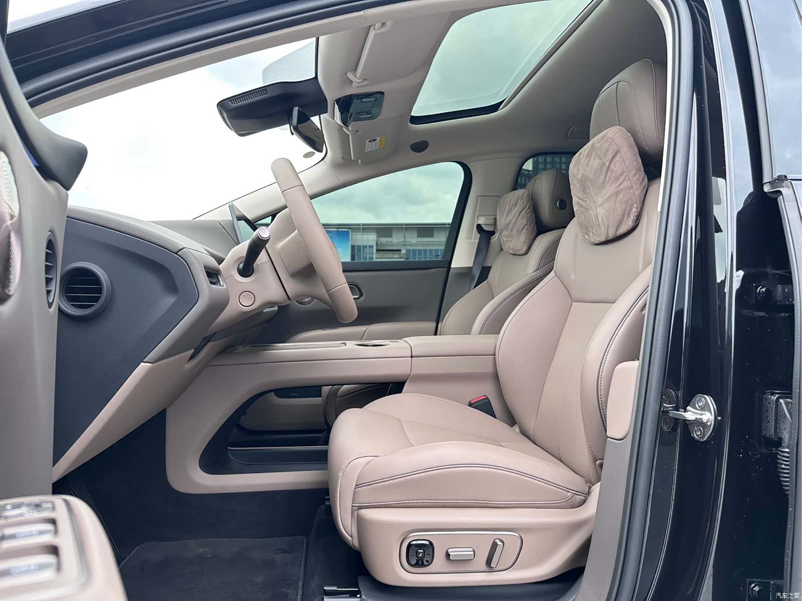 Li Auto i8, 2025 6
