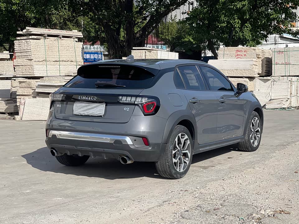 Lynk & Co 02
