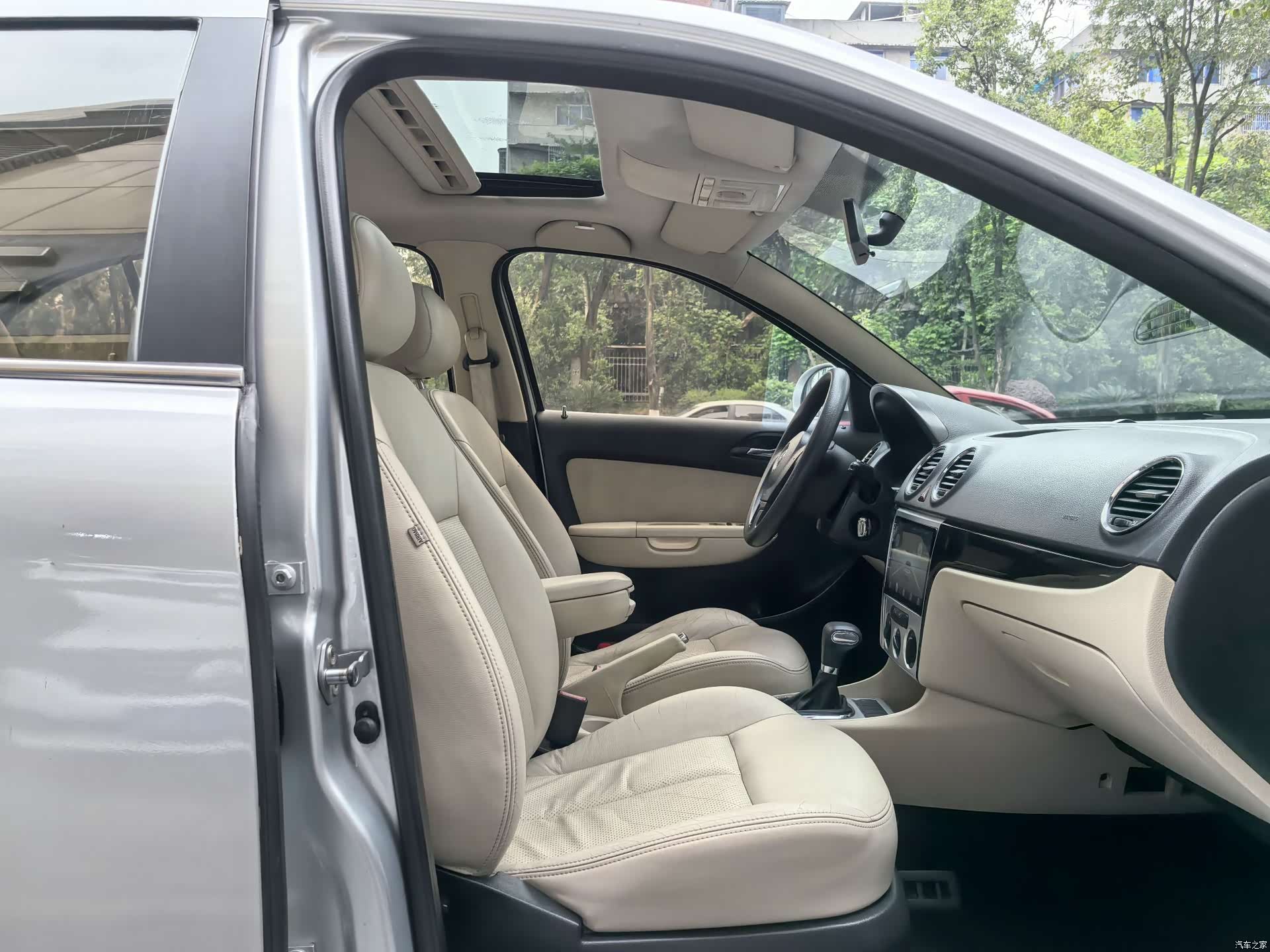 Volkswagen Lavida, 2011 13