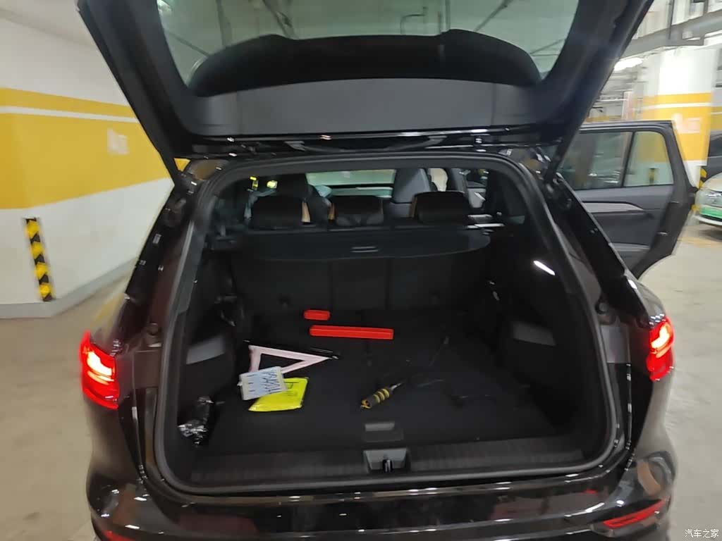 Audi Q5 e-tron, 2023 15