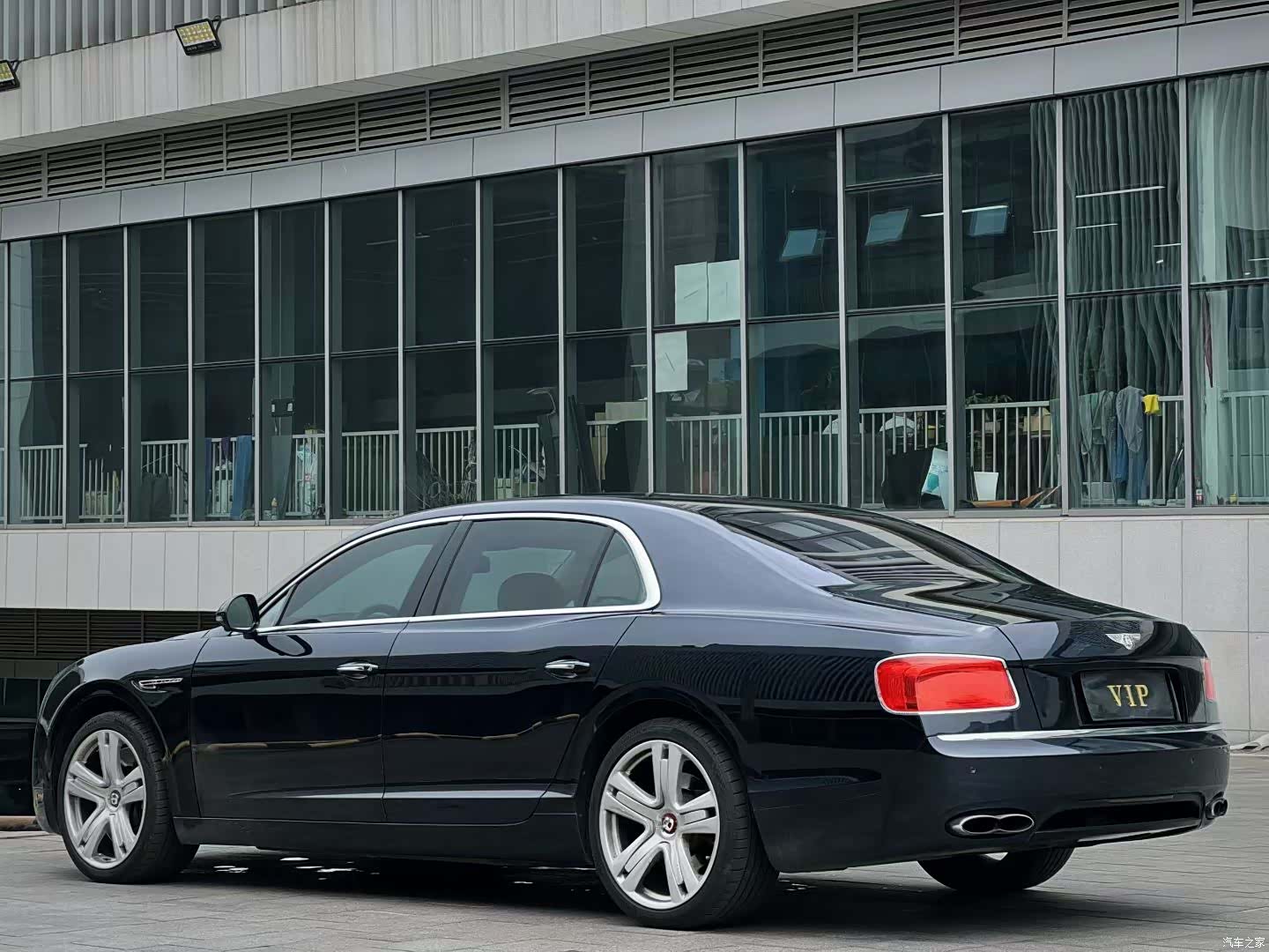 Bentley Flying Spur, 2018 6