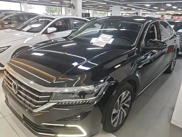 Volkswagen Passat PHEV 2021 — купить из Китая под заказ