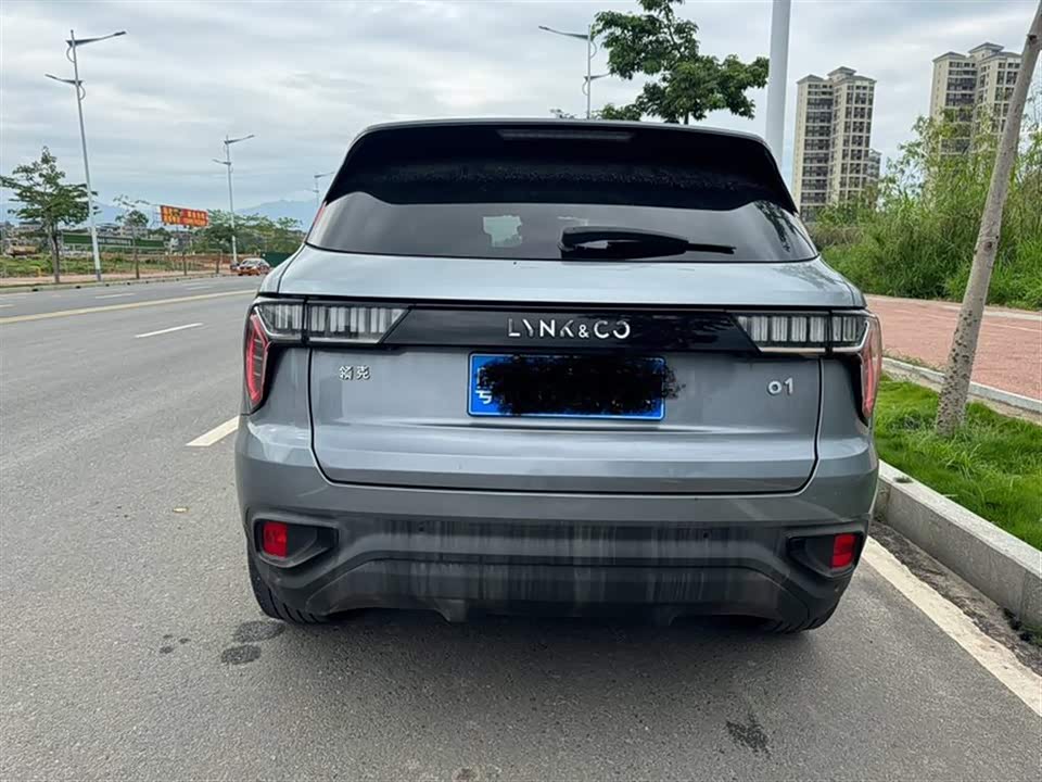 Lynk & Co 01
