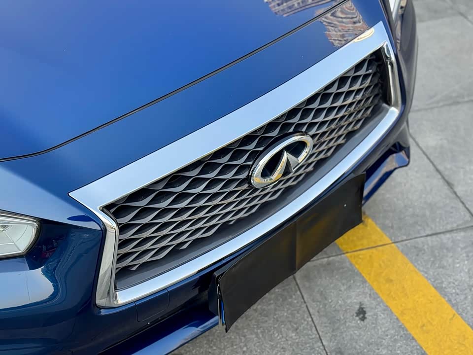 Infiniti Q50L