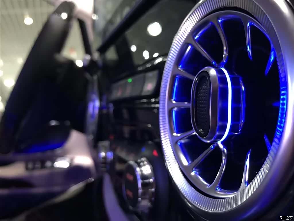 Mercedes-Benz 7, 2021 6