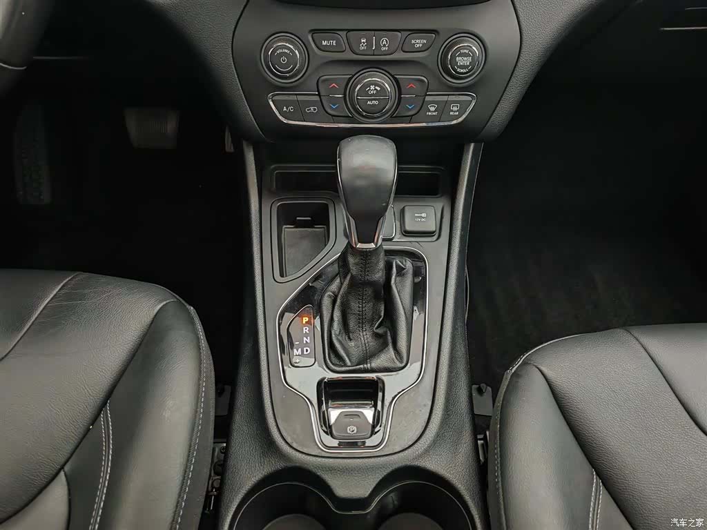 Jeep Cherokee, 2020 13