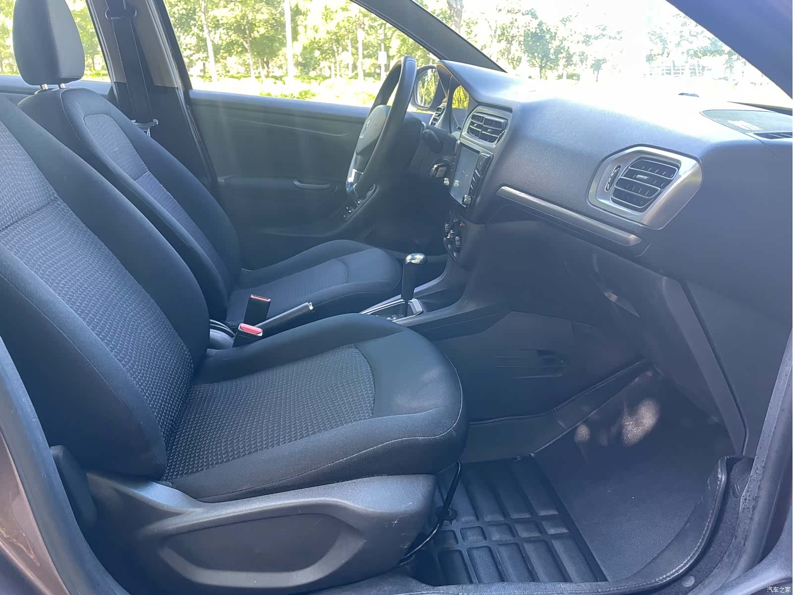Peugeot 301, 2014 13