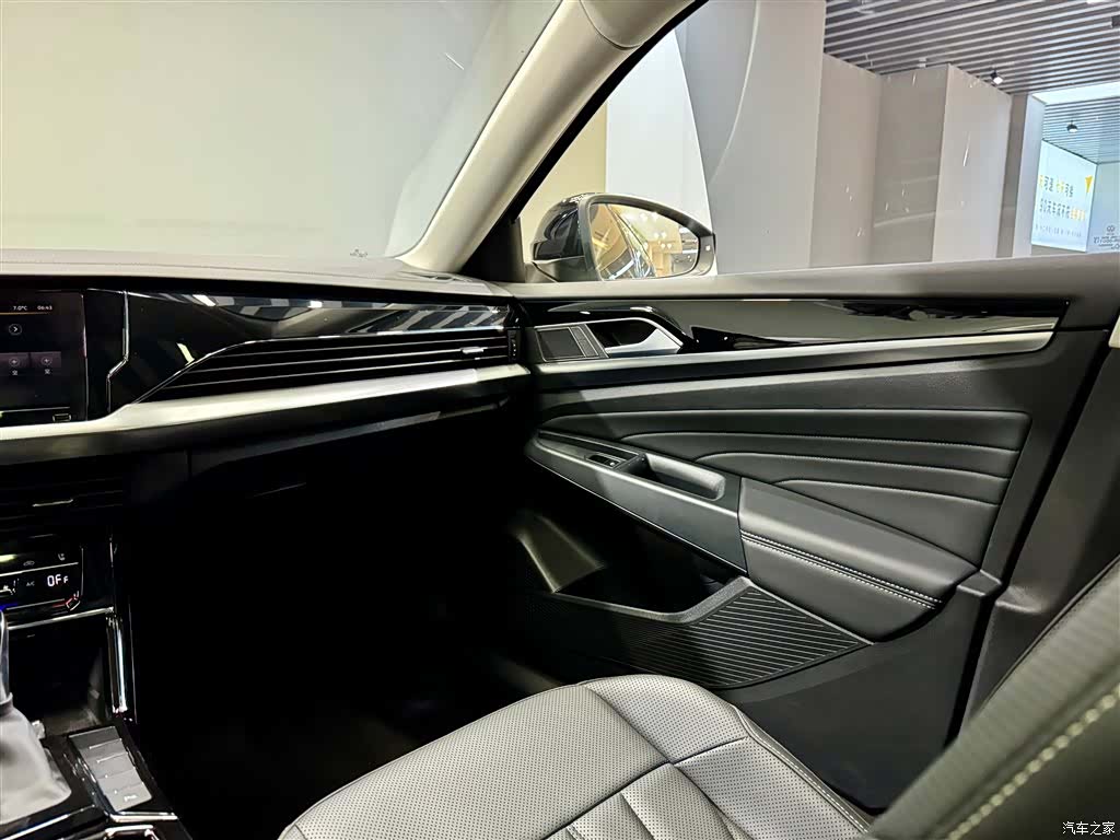 Volkswagen Passat, 2025 26