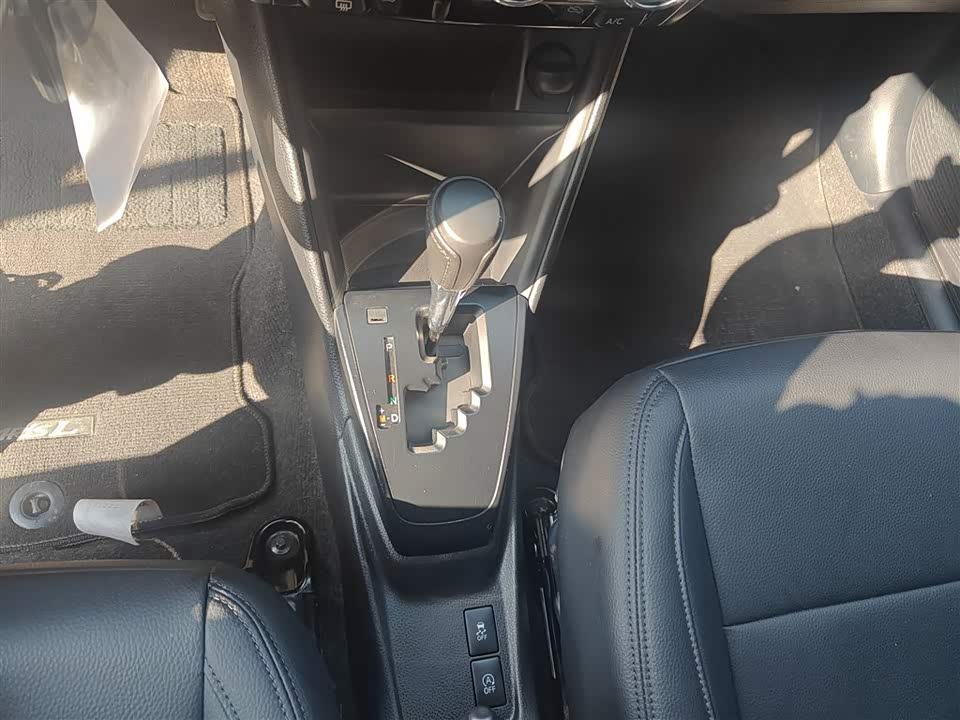 Toyota YARiS L to enjoy