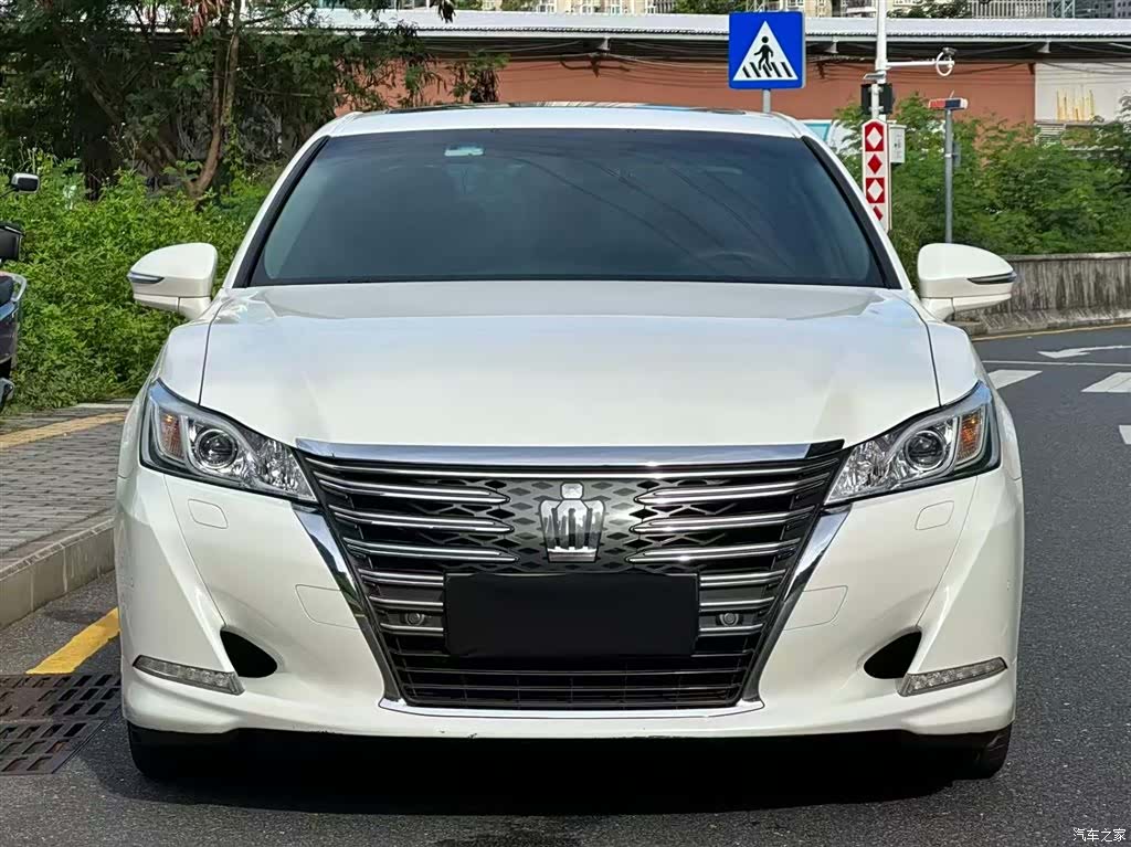 Toyota Crown, 2017 2