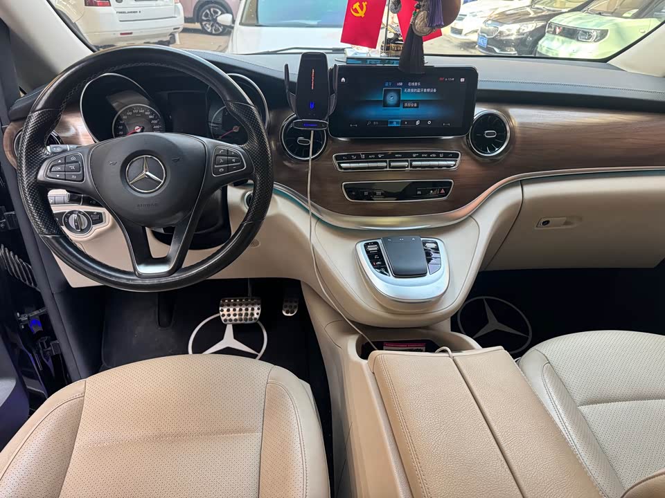 Mercedes-Benz V-class