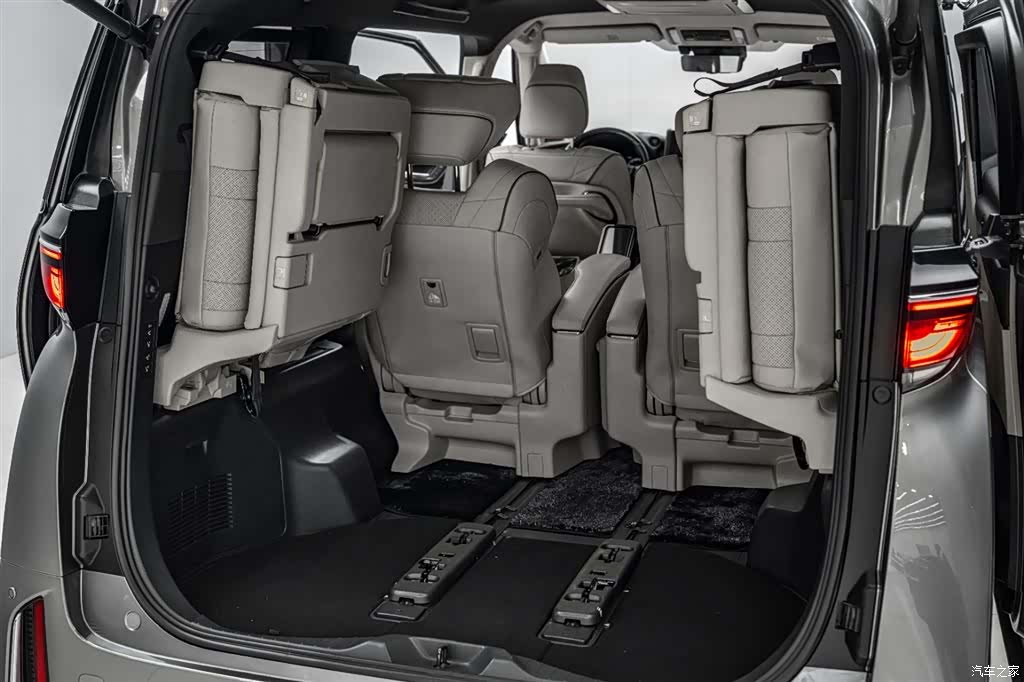 Toyota Vellfire, 2023 44