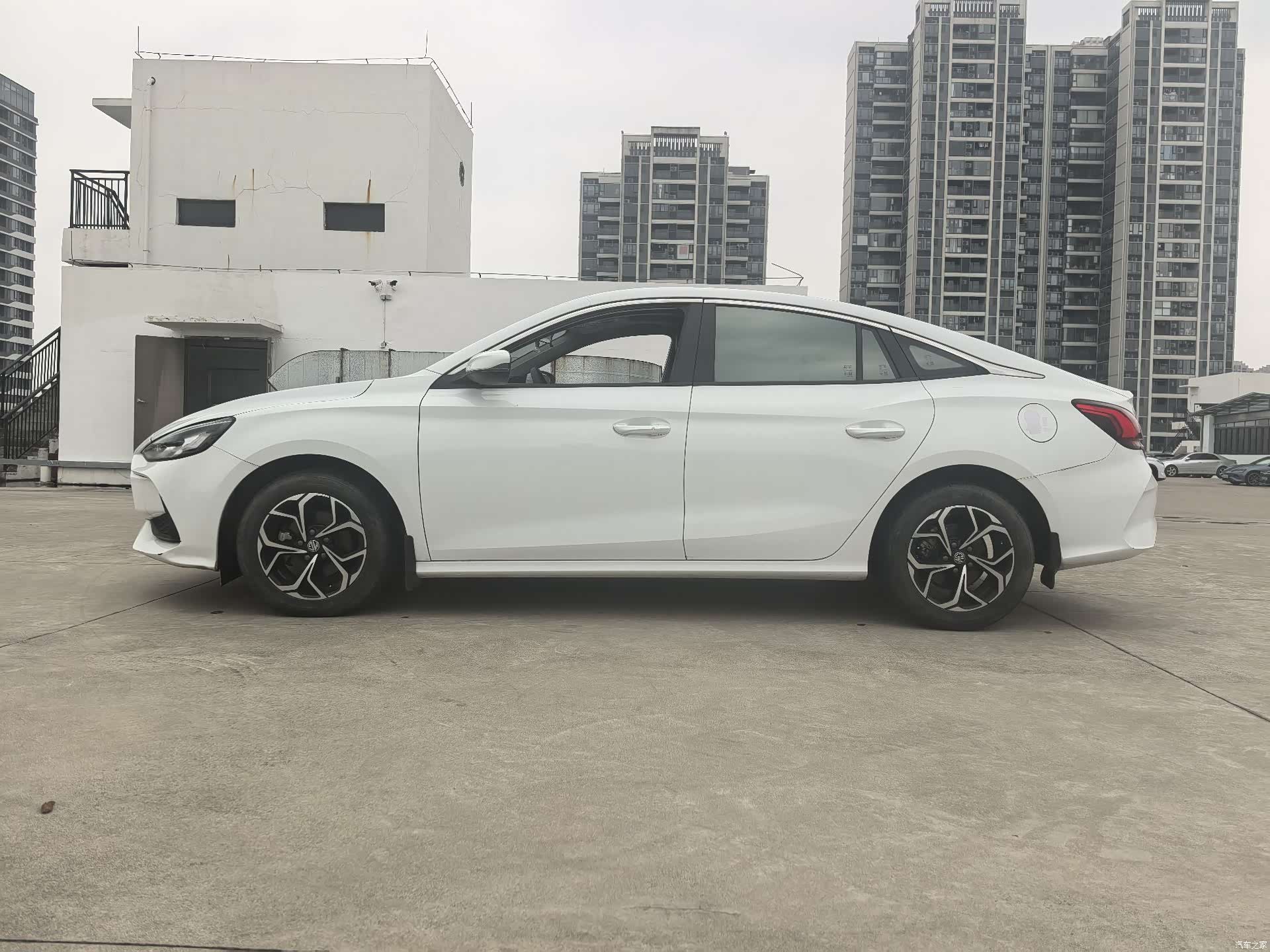 MG MG5, 2022 все фото