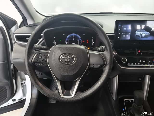 Toyota Frontlander, 2024 11