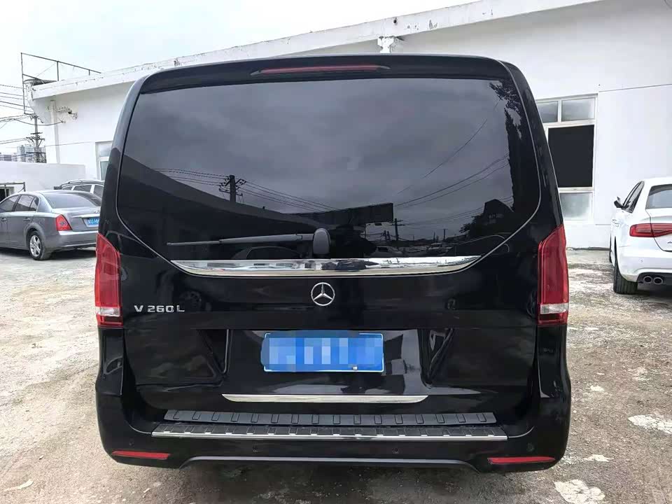 Mercedes-Benz V-class