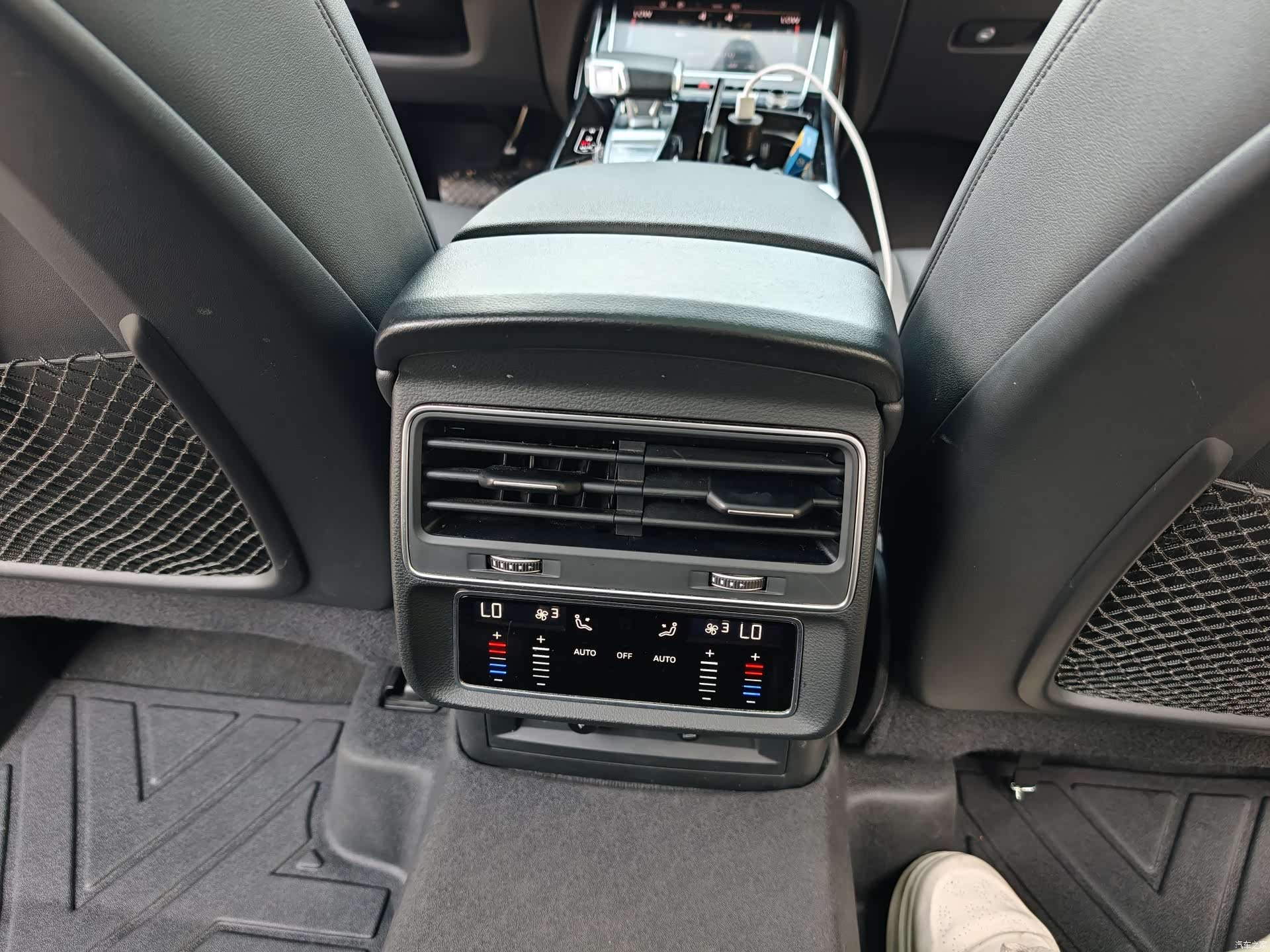Audi Q7, 2023 13