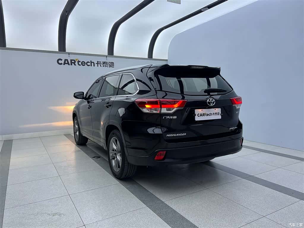 Toyota Highlander, 2021 все фото