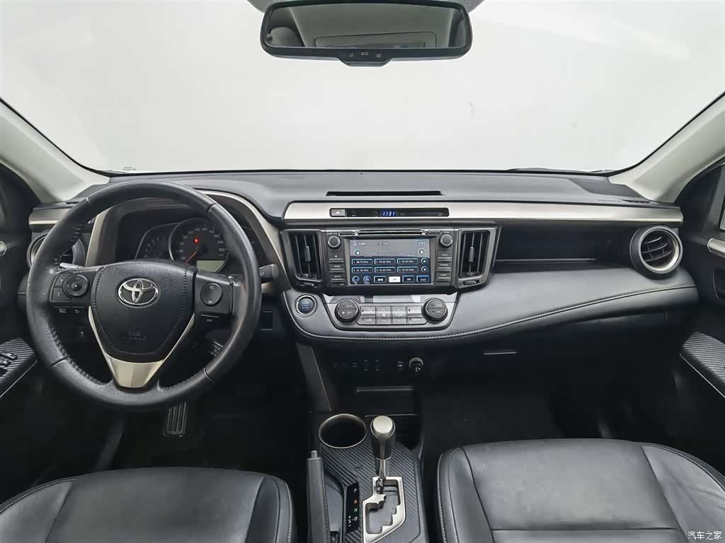 Toyota RAV4, 2016 все фото