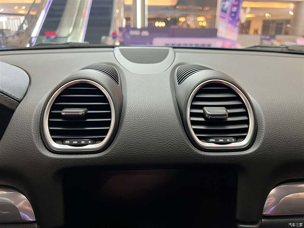 Porsche Cayman, 2018 25