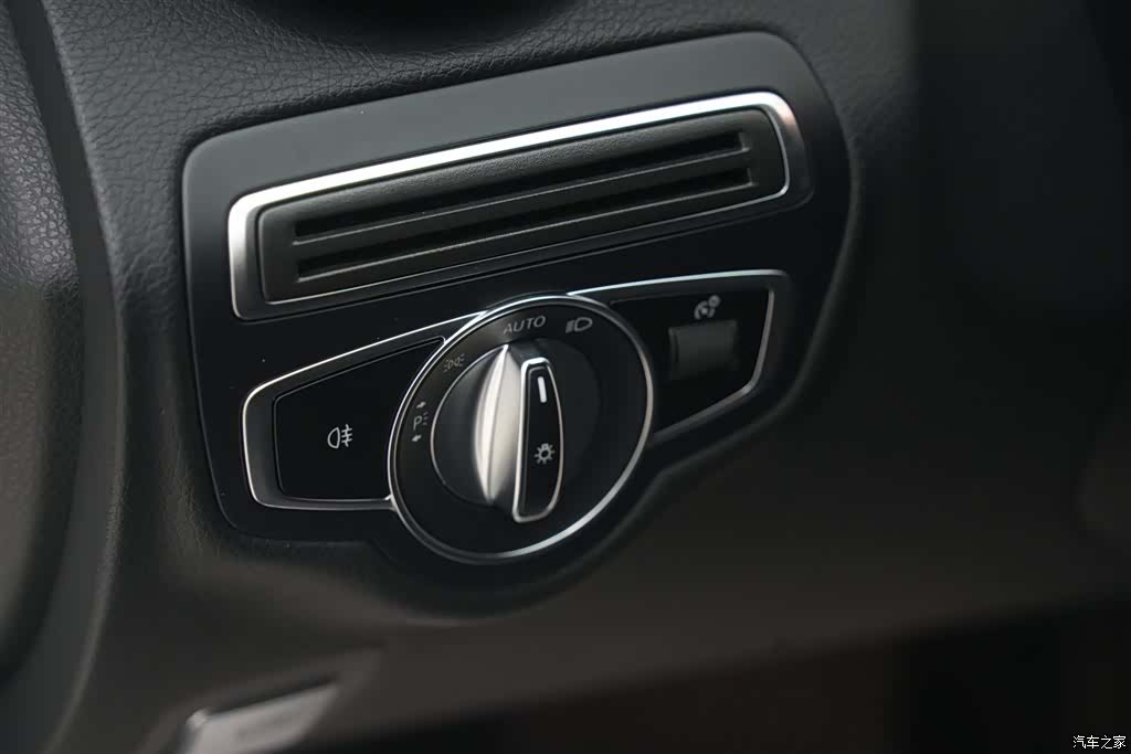 Mercedes-Benz C-Class, 2019 22
