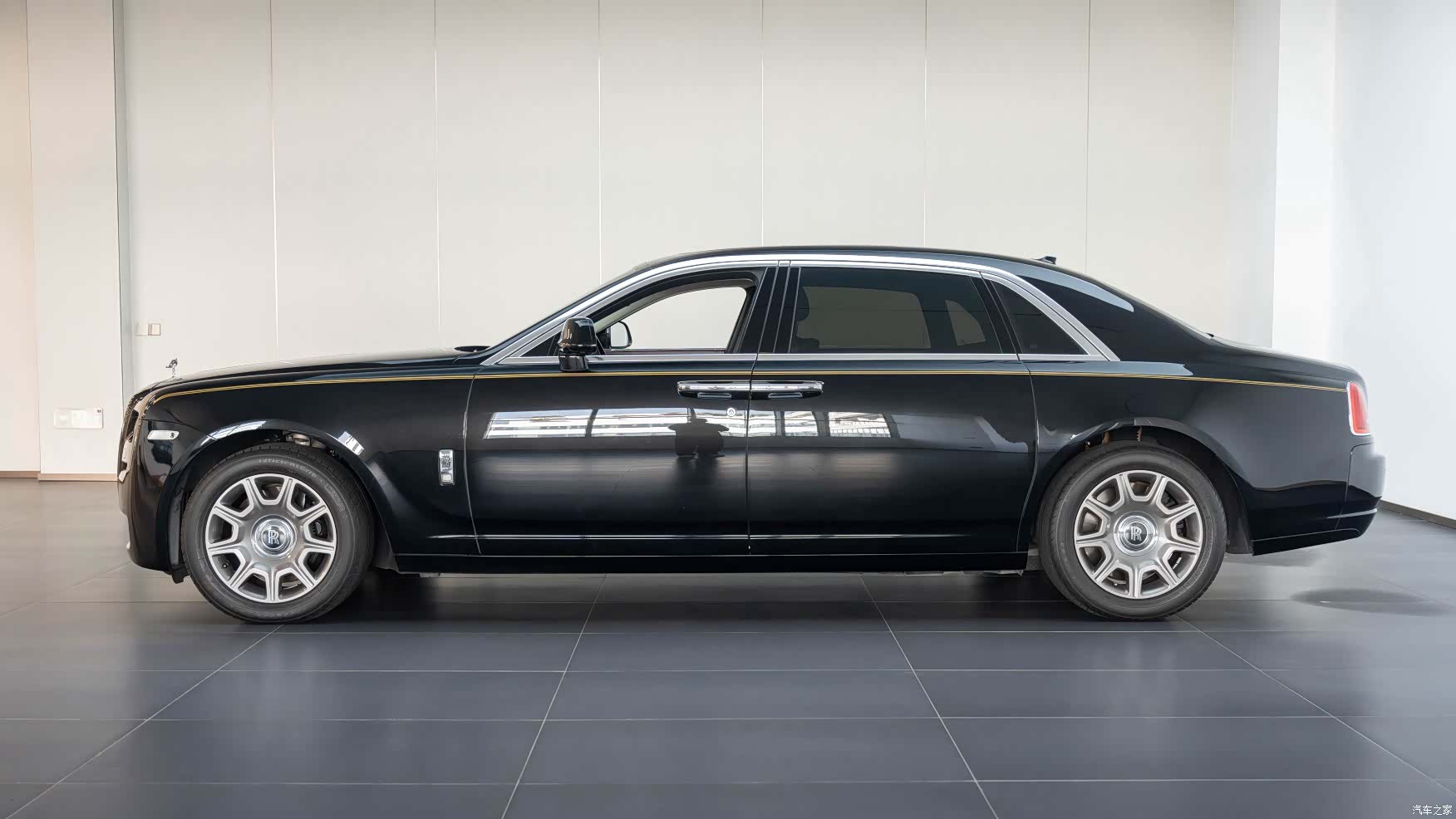 Rolls-Royce Ghost, 2016 7