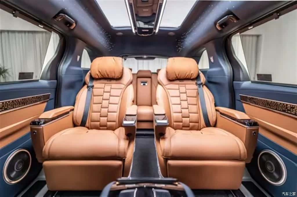 Toyota Granvia, 2024 33