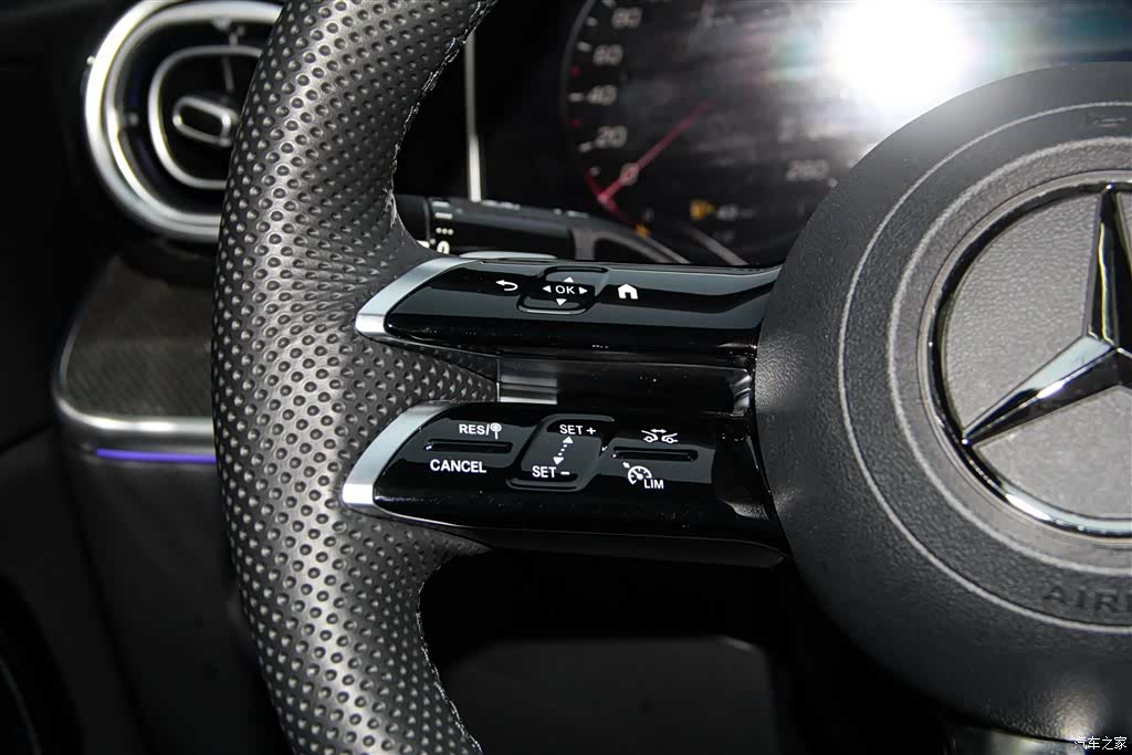 Mercedes-Benz C-Class, 2025 29