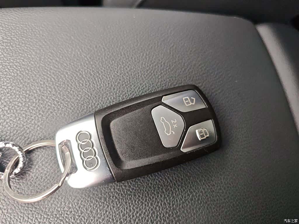 Audi A4L, 2022 24
