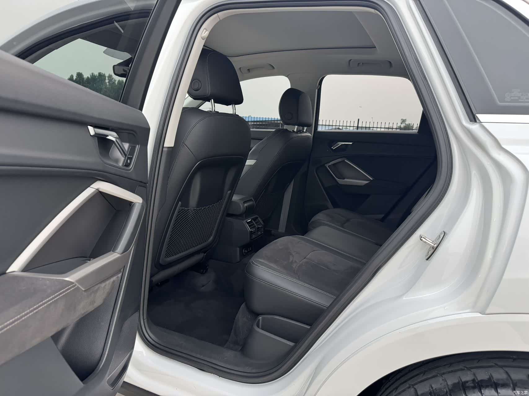 Audi Q3, 2022 9