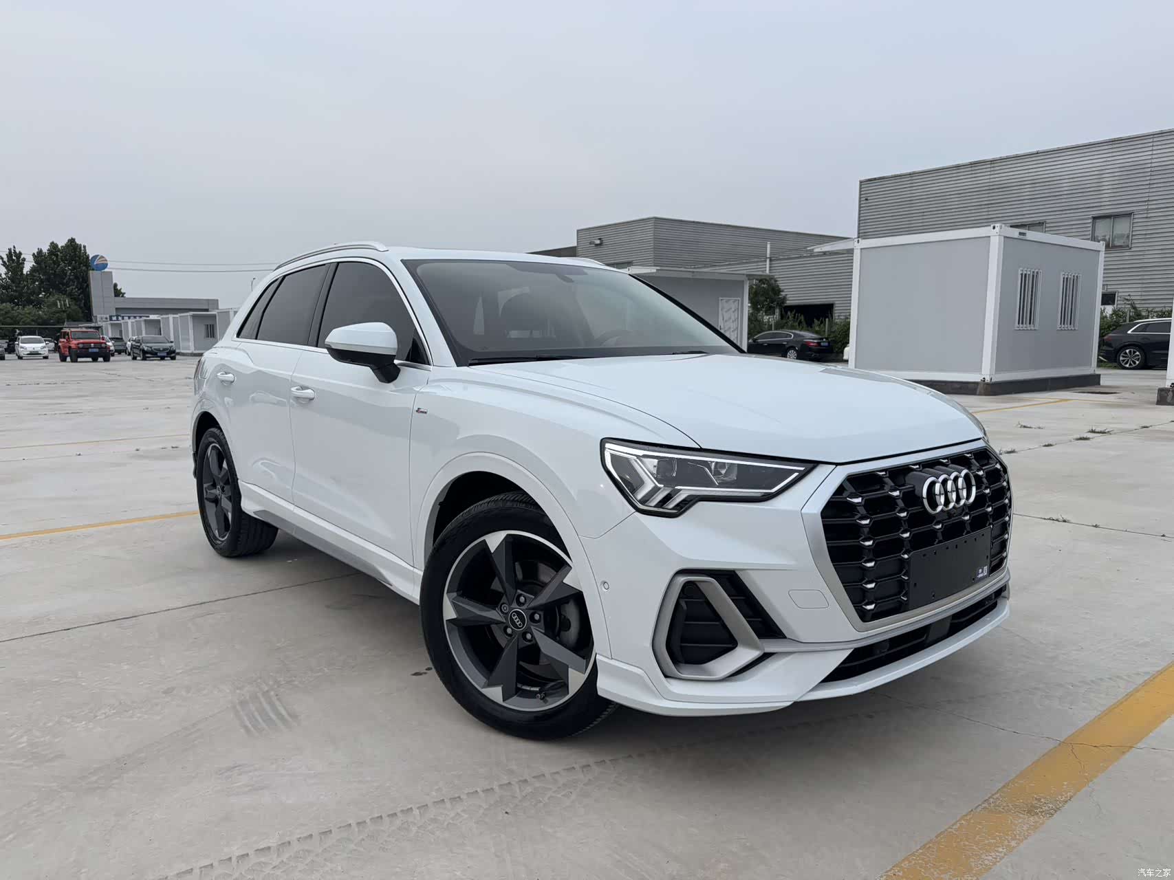 Audi Q3, 2022 3