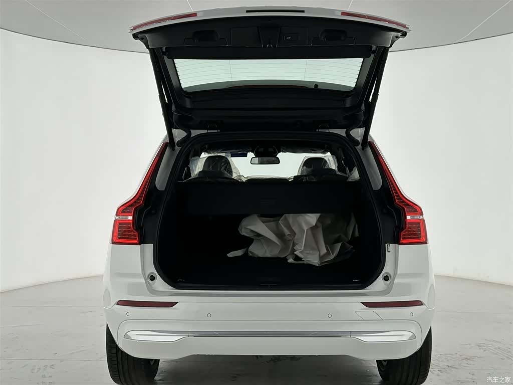 Volvo XC60, 2024 8