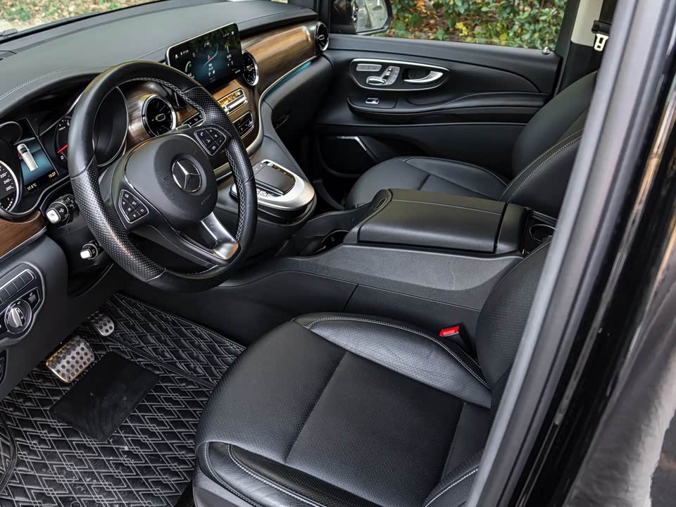 Mercedes-Benz V-class