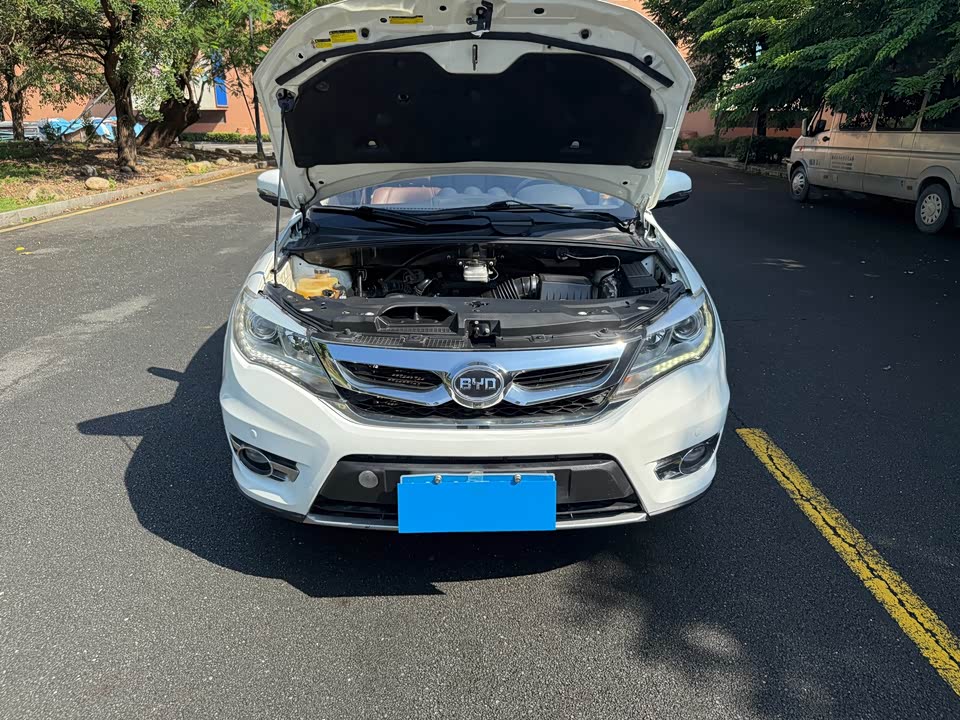 BYD S7