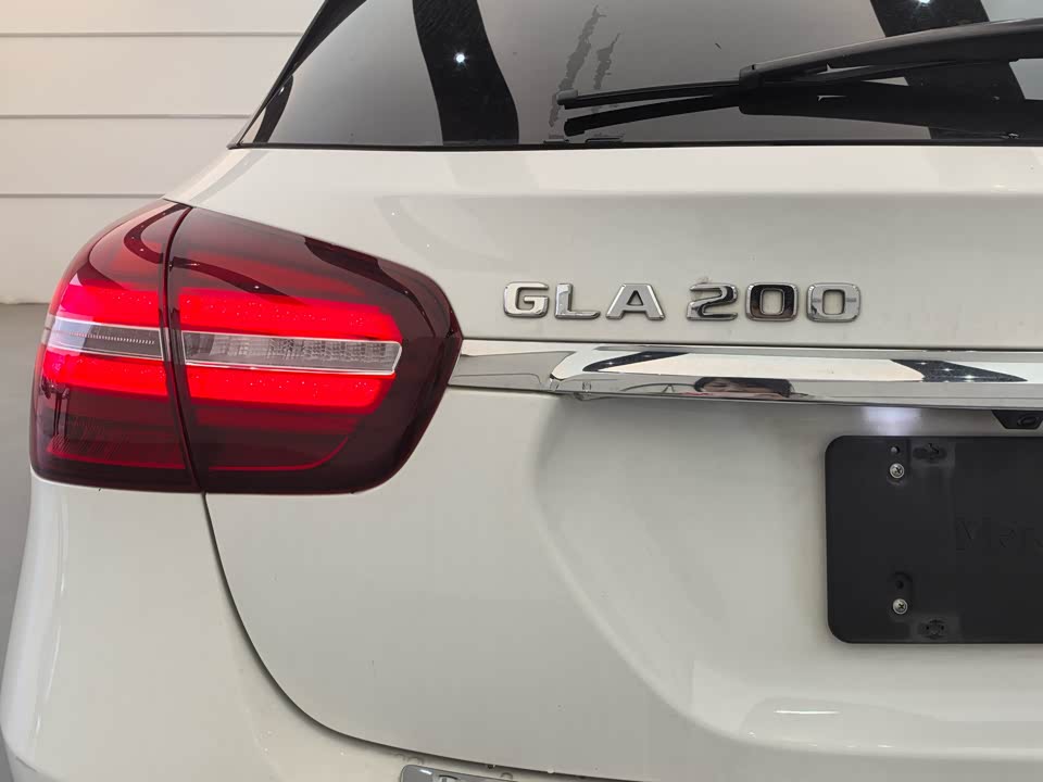 Mercedes-Benz GLA Mercedes-Benz GLA